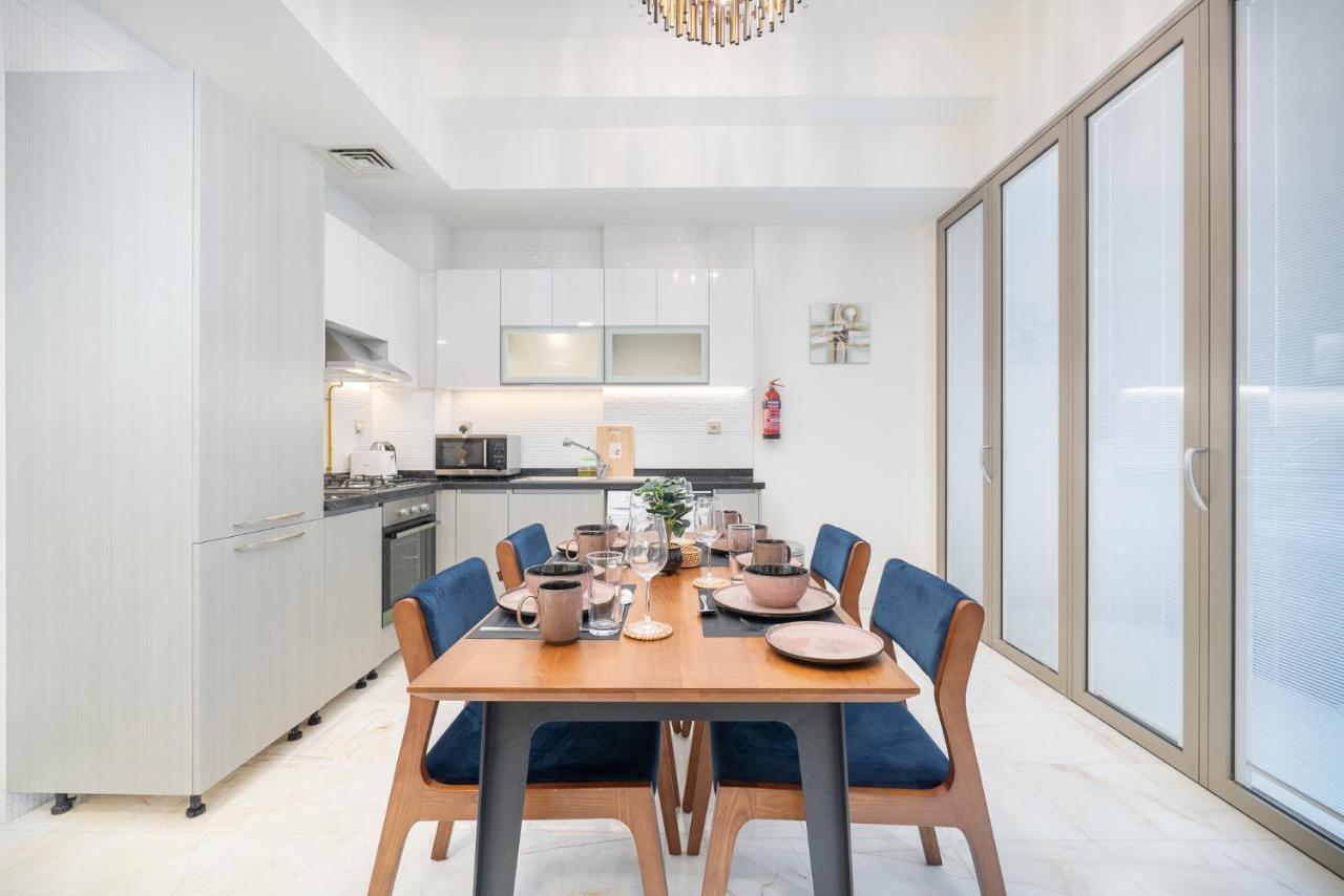 Apartment Heaven Crest Homes: Luxury Canal View With Amenities Dubai