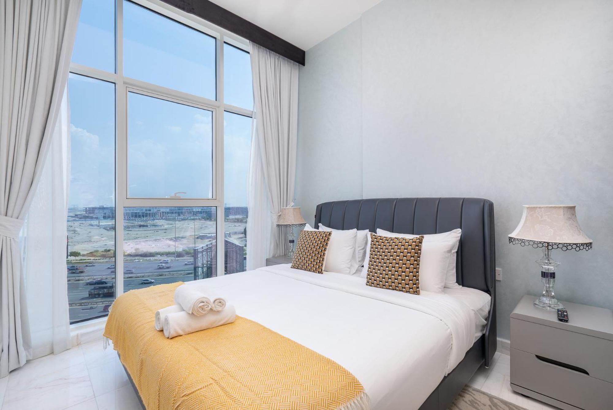 Apartment Heaven Crest Homes: Luxury Canal View With Amenities