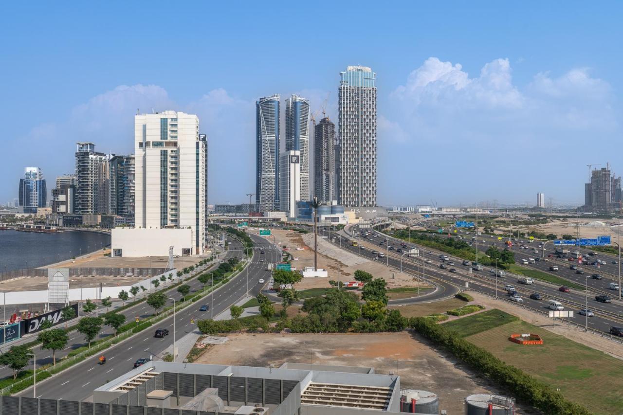 Apartment Heaven Crest Business Bay Canal View - Luxury 2 Bedroom With Free Parking, Wi-fi, Gym And Pool